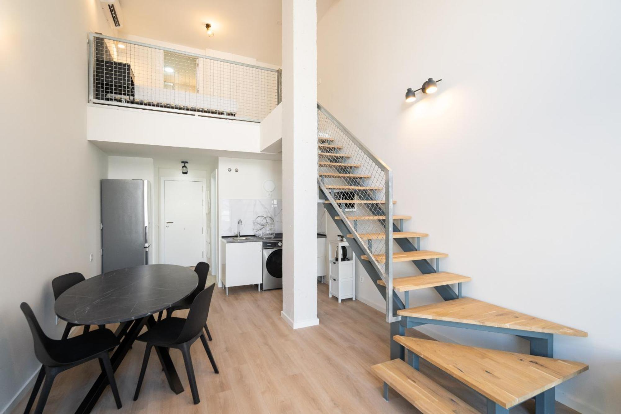 Apartamento Loft Reformado Industrial Con Garaje Alquiler Temporal Madrid Exterior foto
