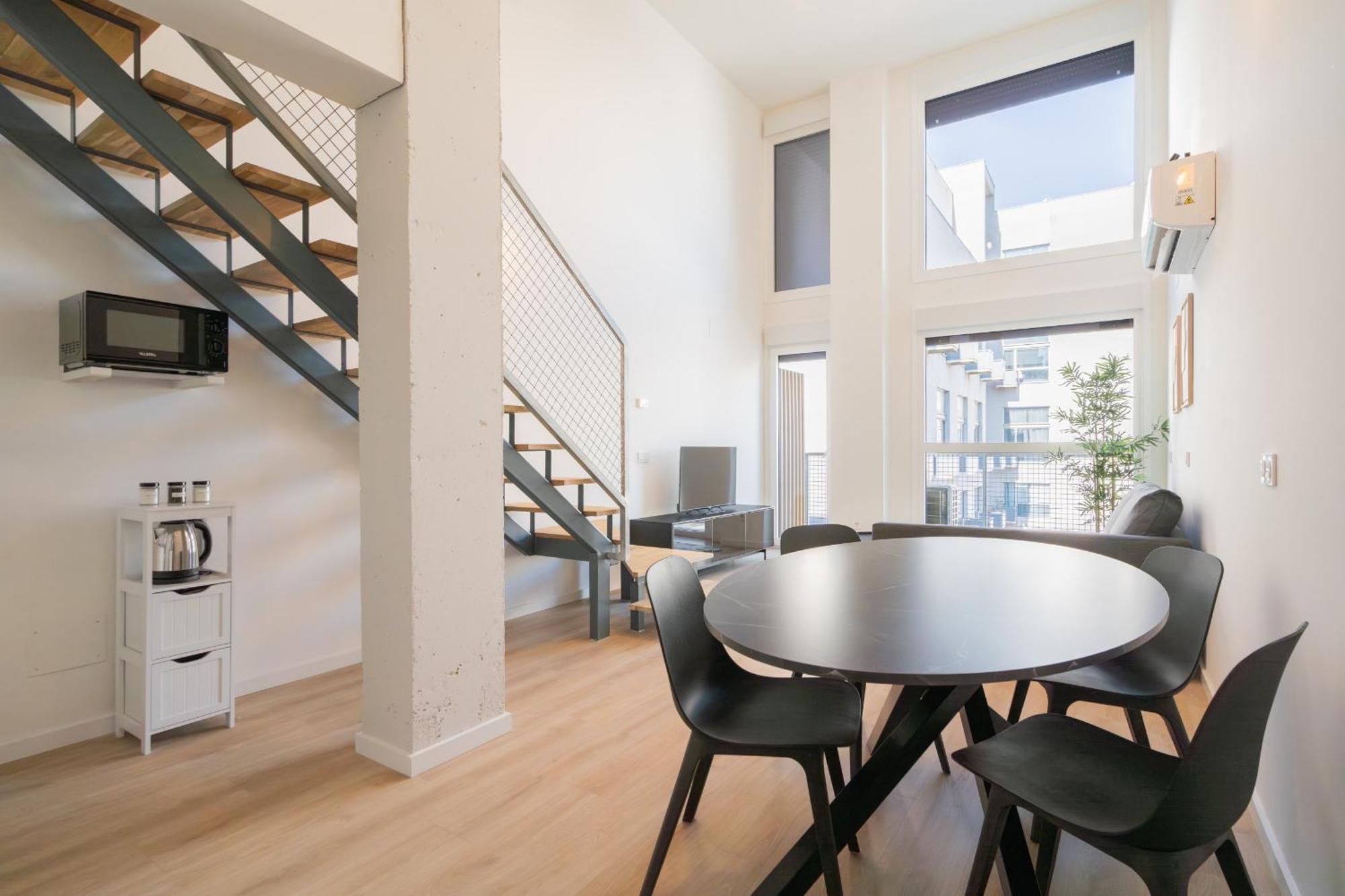 Apartamento Loft Reformado Industrial Con Garaje Alquiler Temporal Madrid Exterior foto